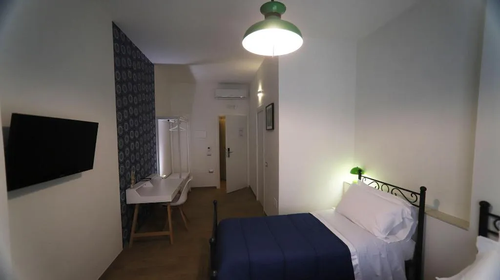 Room, 1970 Rooms, Naples