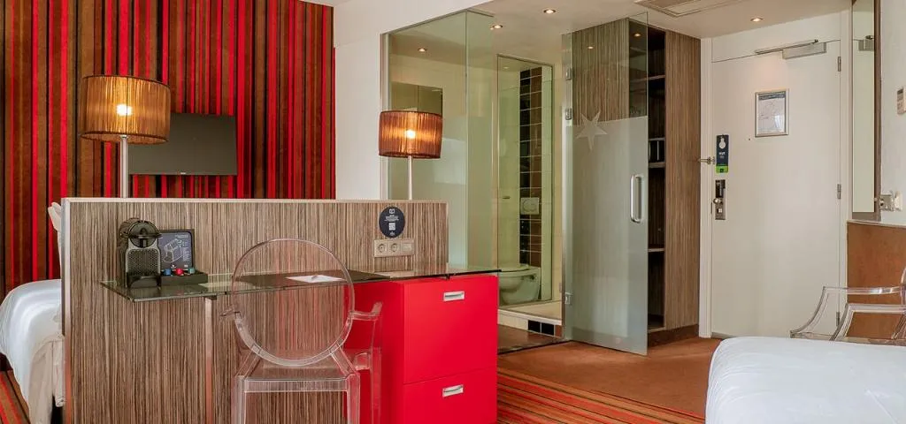 TRIPLE CITY VIEW Room, WestCord City Centre Hotel Amsterdam, Amsterdam