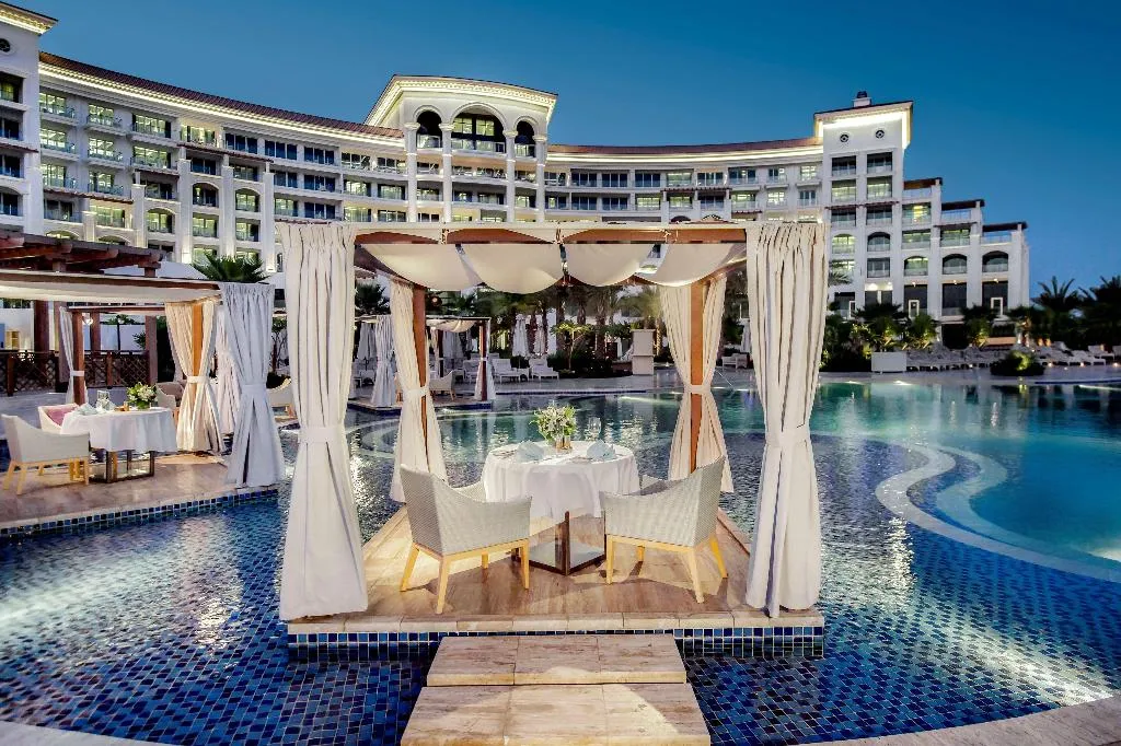 Pool, Waldorf Astoria Dubai Palm Jumeirah, Dubai
