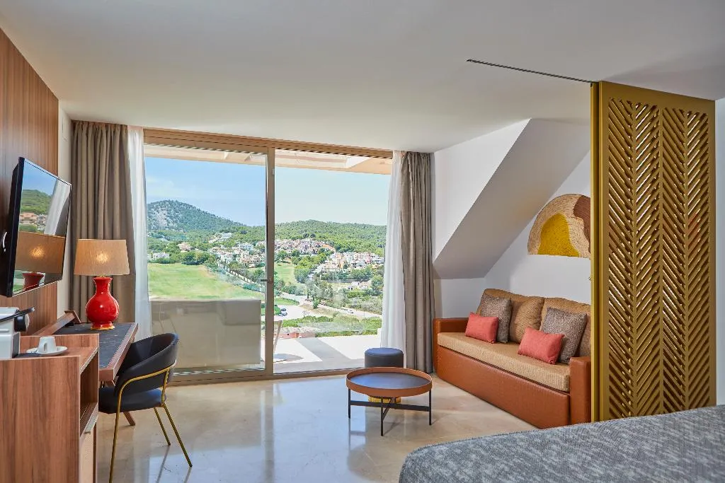 JUNIOR SUITE STANDARD Room, Zafiro Palace Andratx, Majorca