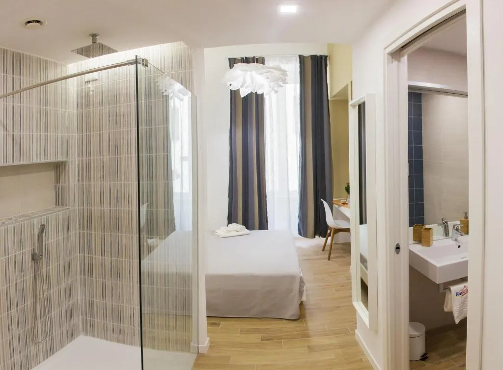 Room, Napolinn B&B, Naples