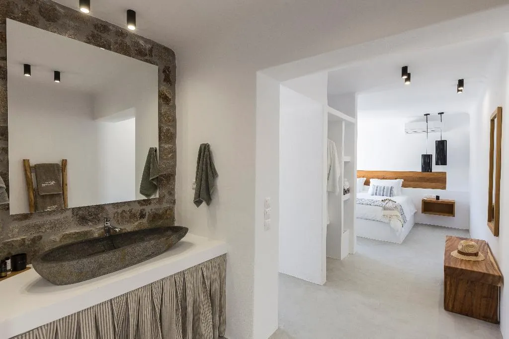 SUITE SUPERIOR WITH PRIVATE POOL Room, Mykonos Panormos Villas, Mykonos
