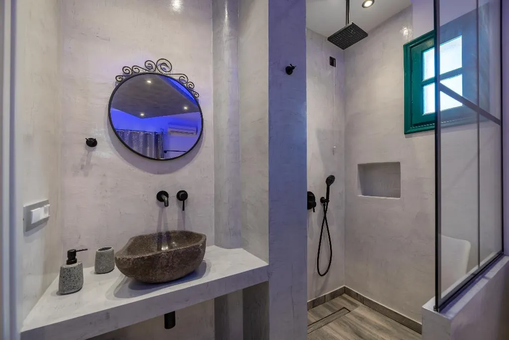 DOUBLE STANDARD Room, Villa Anemomilos Perissa, Santorini