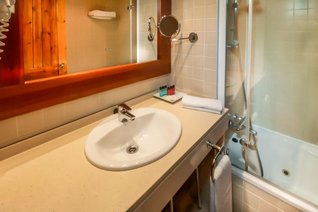 Double or Twin STANDARD Room, Fontanals Golf, Costa Brava