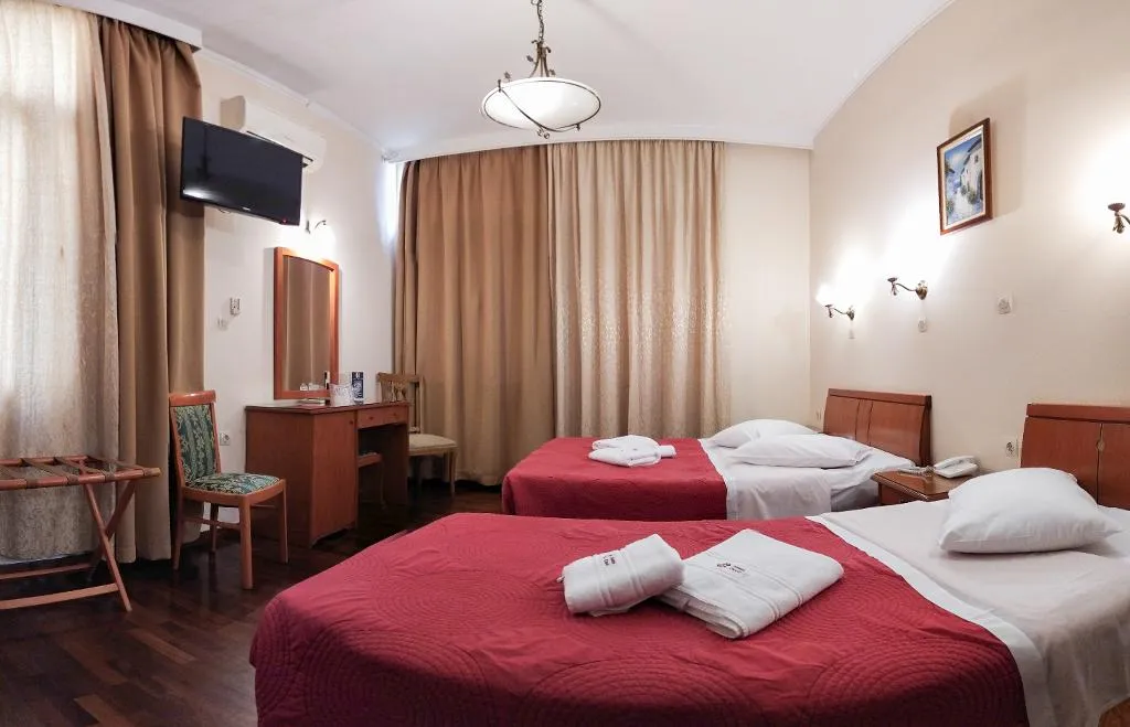 TRIPLE STANDARD Room, Cecil hotel, Athens