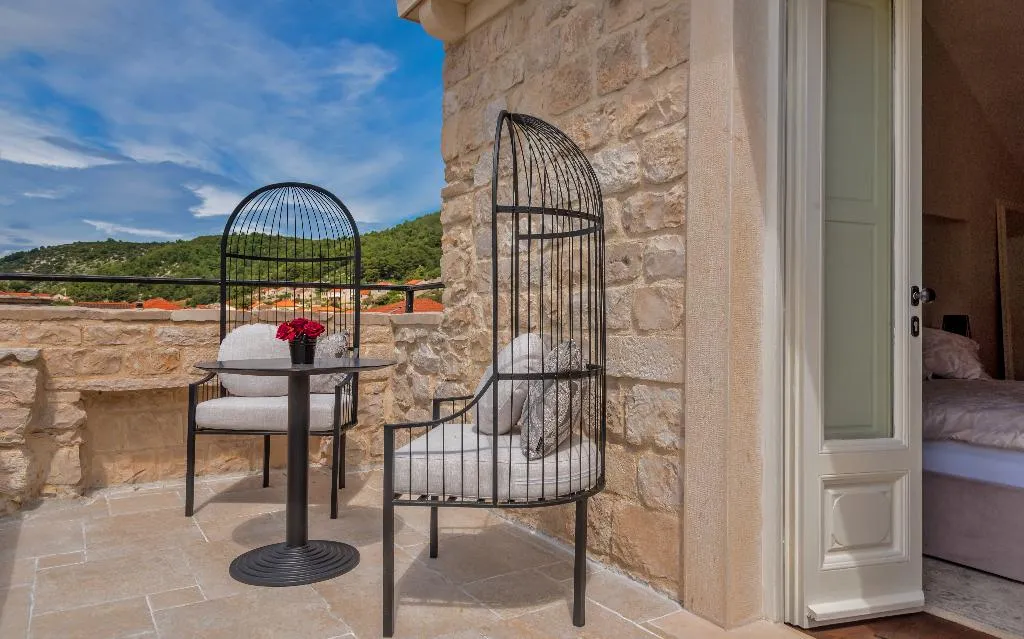 SUITE WITH BALCONY Room, Puteus Palace Heritage hotel, Split