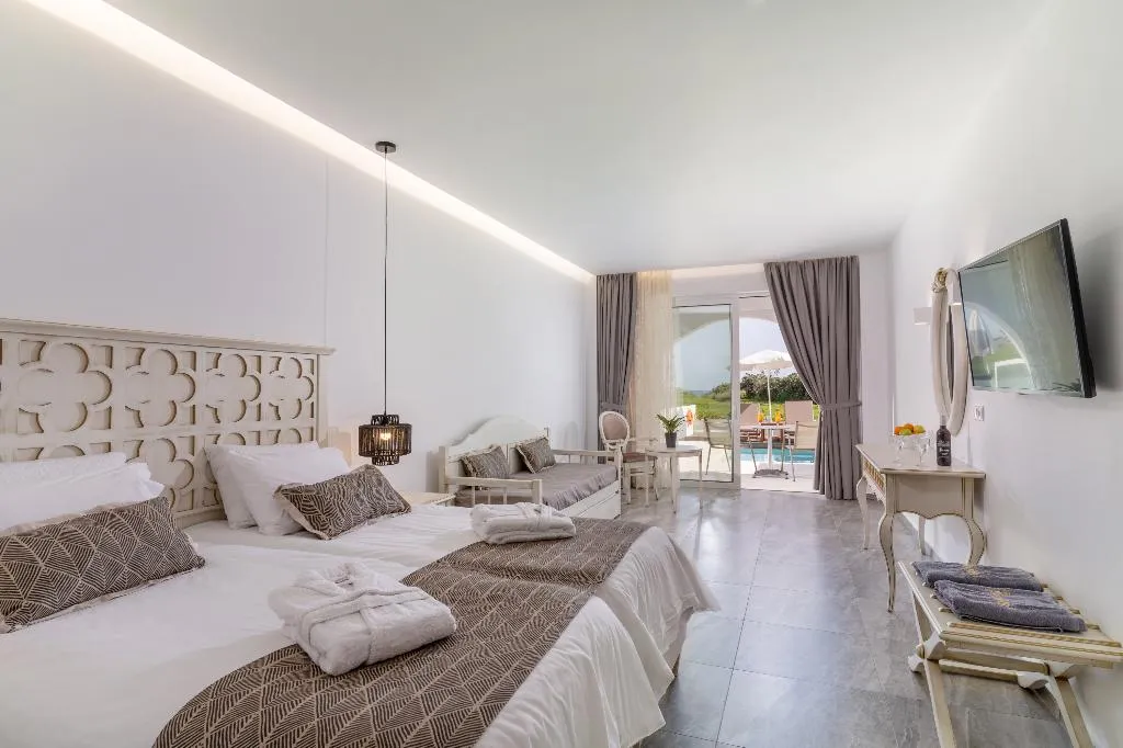 SUITE WITH PRIVATE POOL Room, Delfina Tropic Beach, Crete