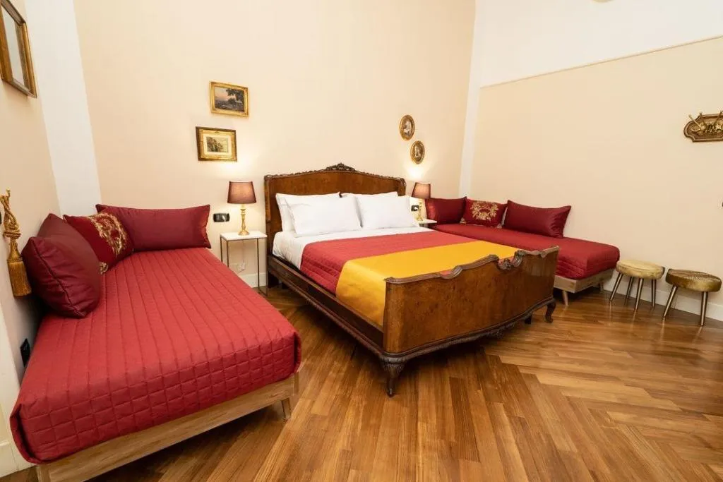 Room, Moon Luxury Rooms & Apartments, Naples