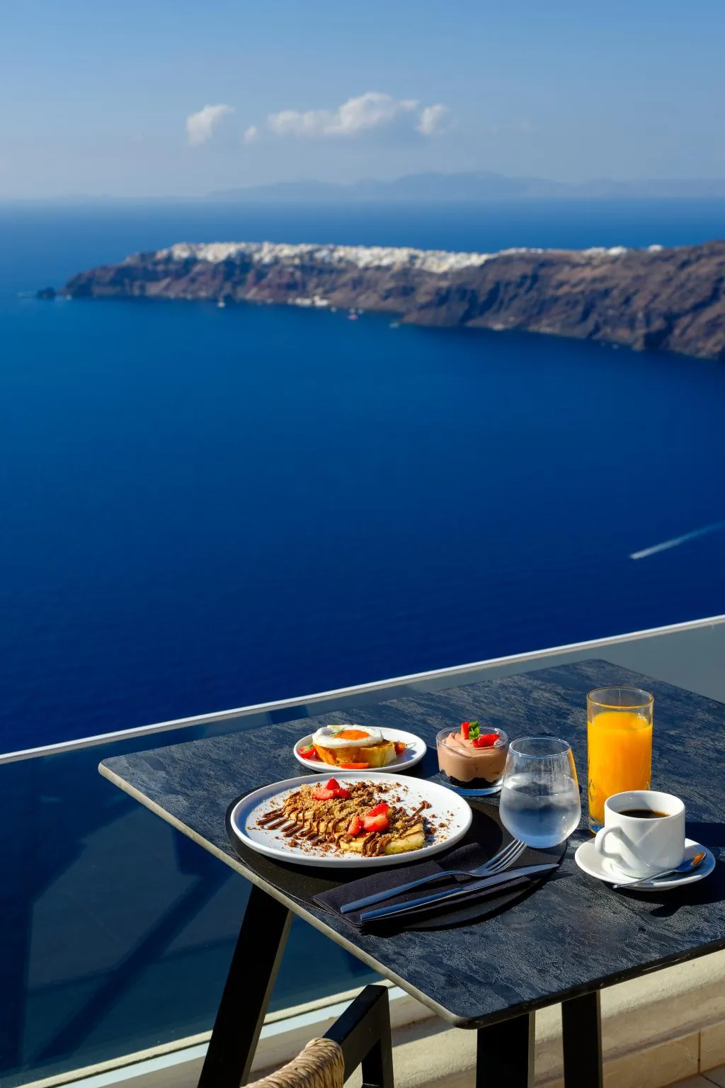 SUITE DELUXE WITH PRIVATE POOL Room, Andromeda Villas, Santorini