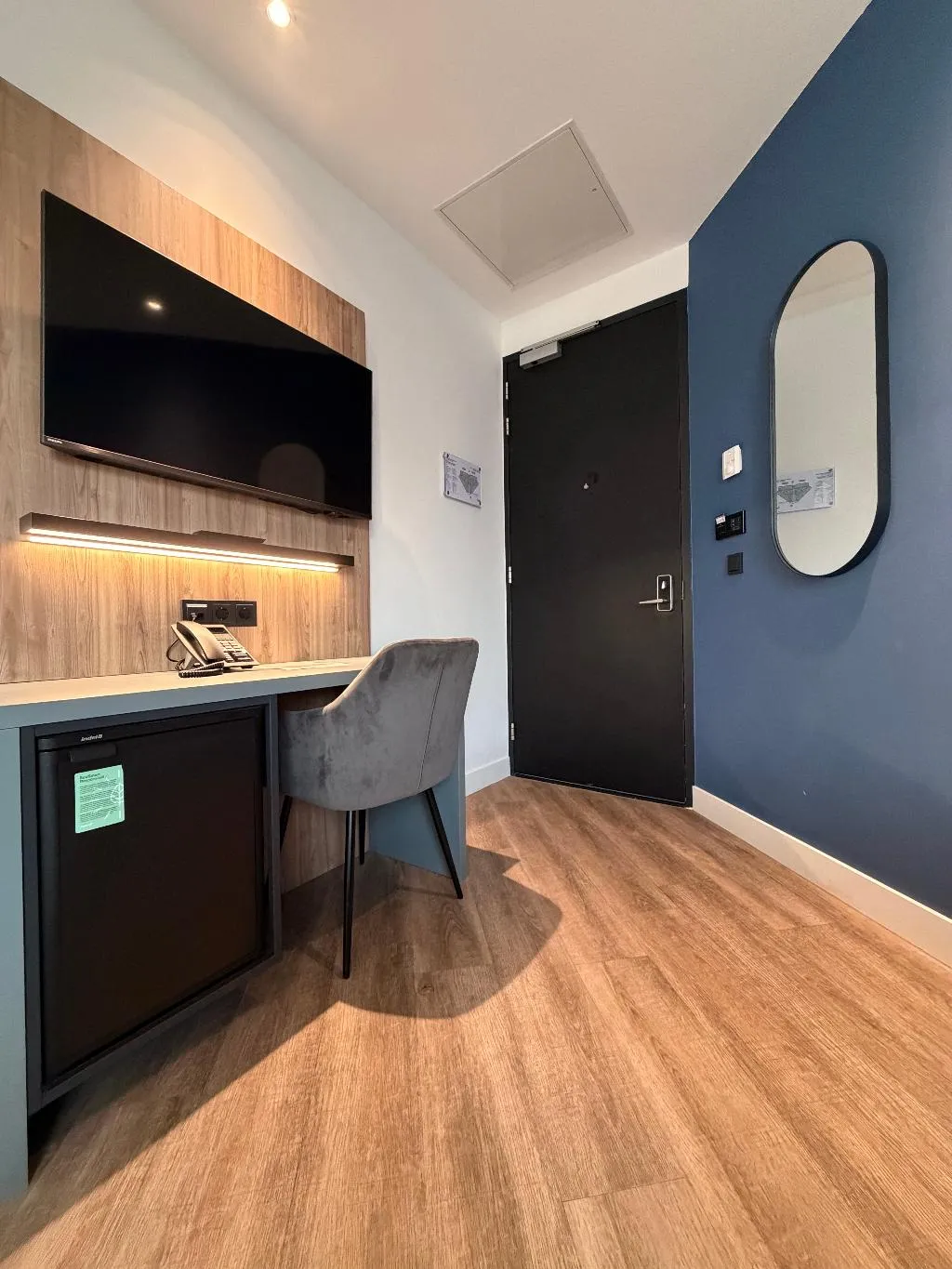 SINGLE STANDARD Room, OZO Hotels Antares Amsterdam Schiphol Airport, Amsterdam