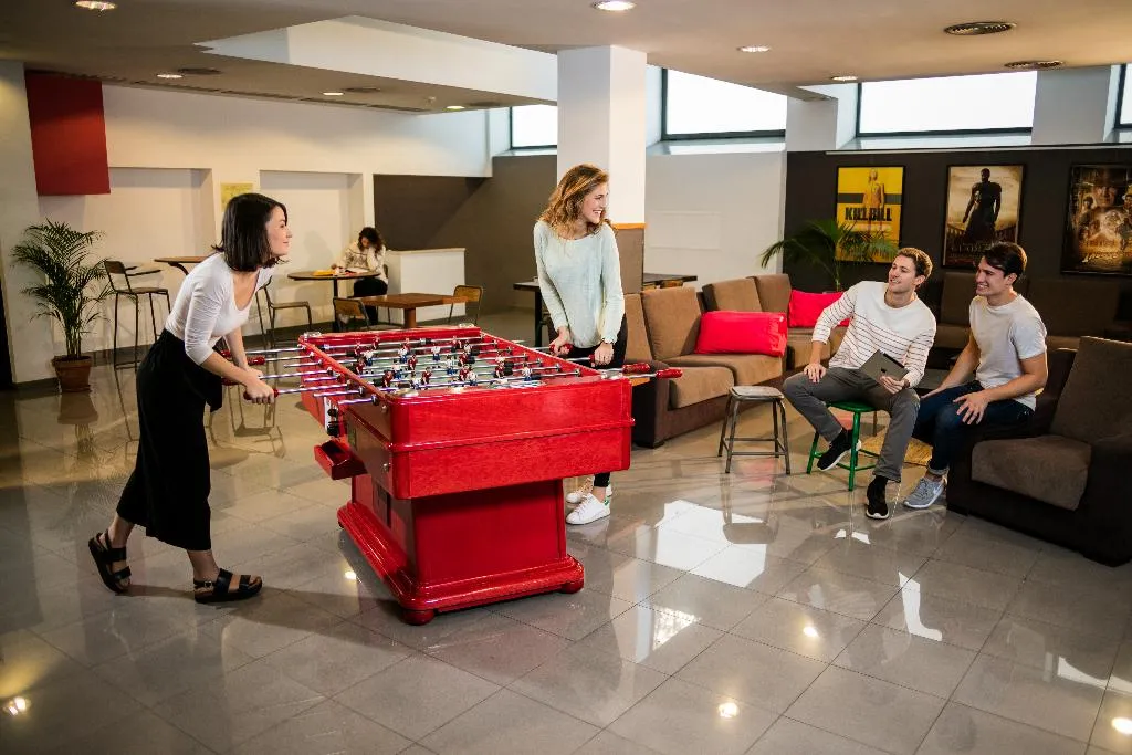 Sports and Entertainment, Residencia de estudiantes Onix, Barcelona