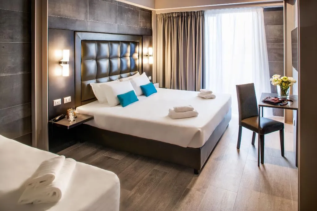 TRIPLE SUPERIOR WITH BALCONY Room, Spice Hotel, Milan