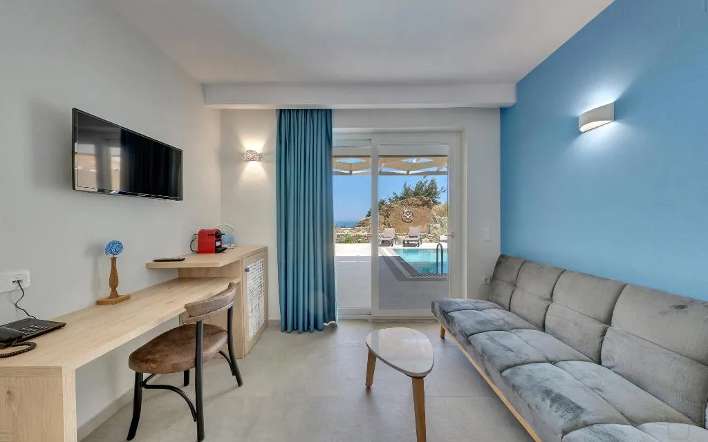 SUITE TWO BEDROOMS WITH PRIVATE POOL Room, Spiros-Soula Family Hotel & Thematic Suites, Crete