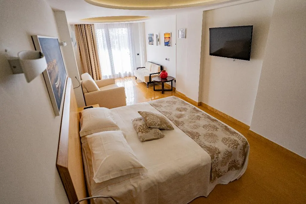 JUNIOR SUITE SEA VIEW Room, Panoramic Hotel Taormina, Taormina
