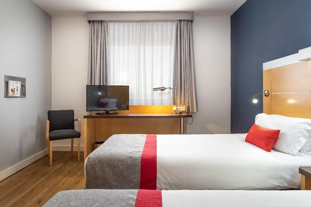 TWIN NON SMOKING Room, Holiday Inn Express Lisbon-Oeiras, Lisbon