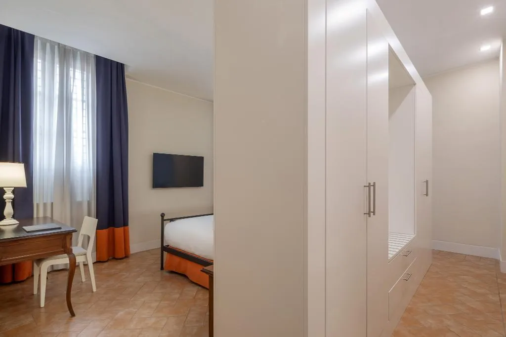 SUITE QUEEN SIZE BED Room, Donna Camilla Savelli - VRetreats, Rome