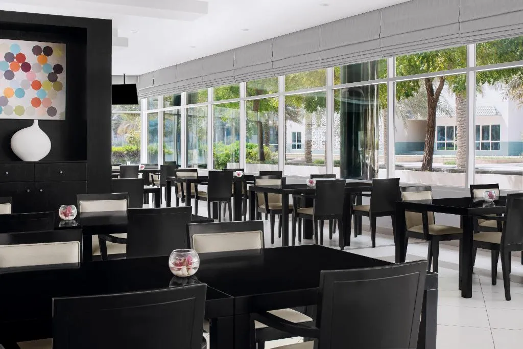Restaurant, Holiday Inn Express Dubai, Internet City, Dubai