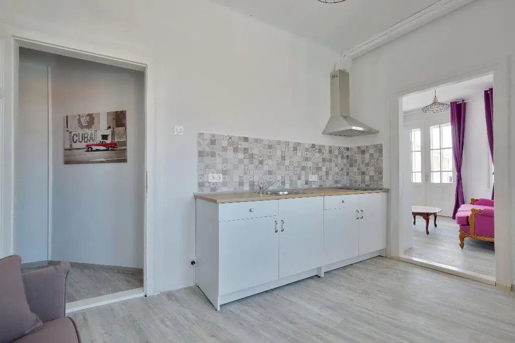 APARTMENT Presidential WITH VIEWS Room, M Hostel Musala, Varna