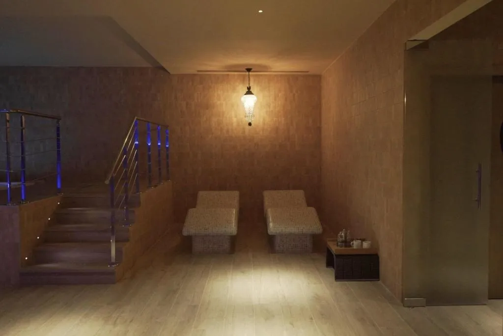 Sports and Entertainment, CoolRooms Palacio Villapanes 5 GL, Seville