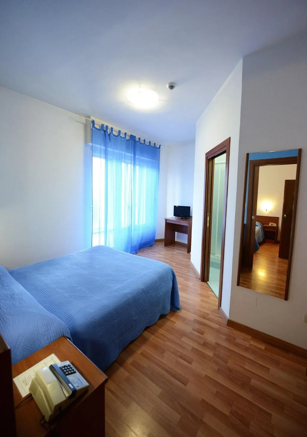 Room, Astor, Perugia