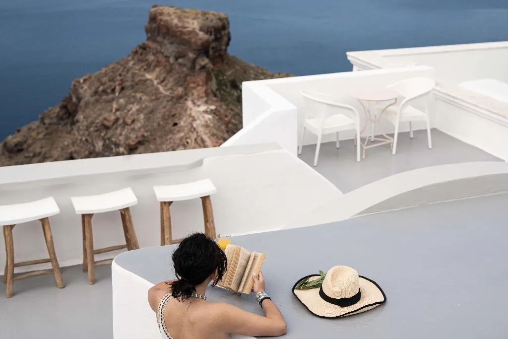 General view, La Roka Cliffside Memories, Santorini