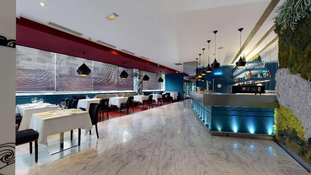 Restaurant, Radisson RED Madrid, Madrid
