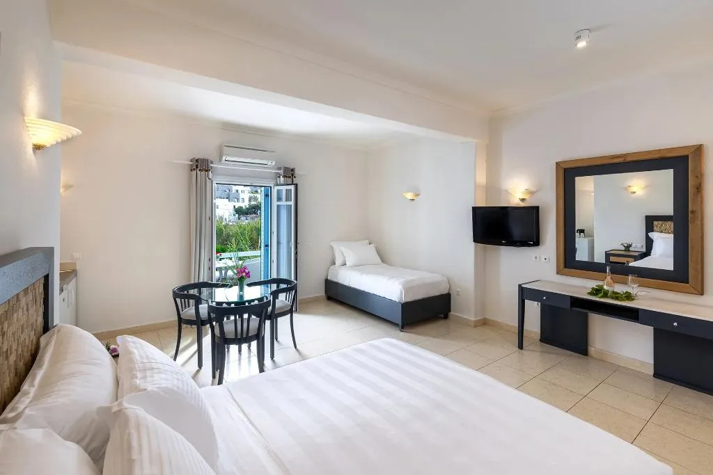 TRIPLE ANNEX Room, Petinos Hotel, Mykonos