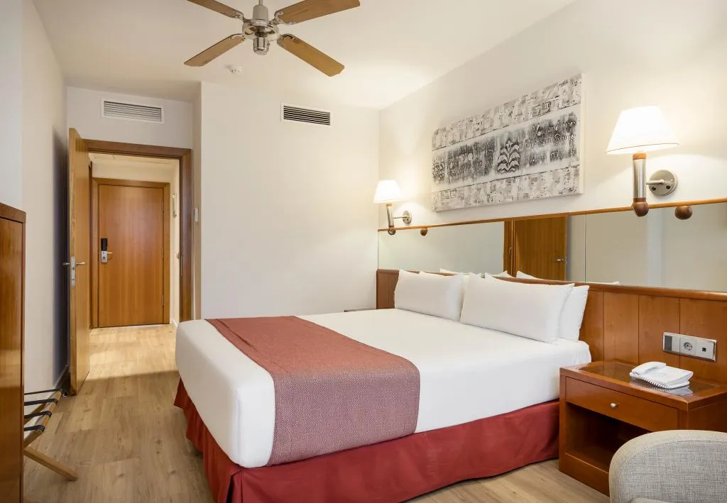 Double or Twin STANDARD Room, Ilunion Les Corts Spa, Barcelona