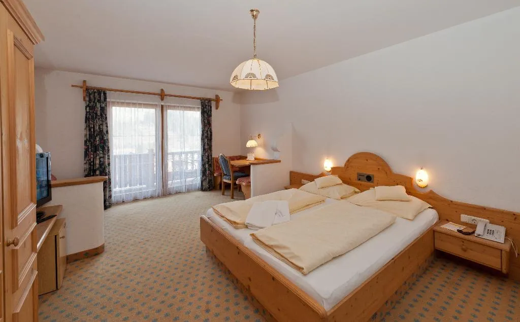 DOUBLE WITH BALCONY Room, Hotel Sonne Kirchberg, Innsbruck