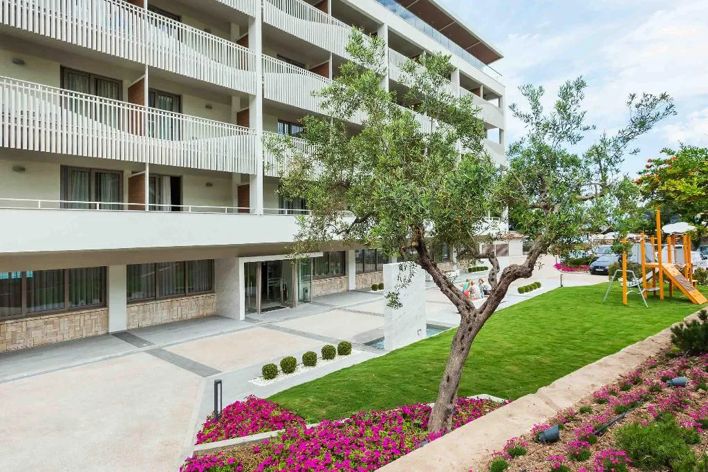 Terrace, Ammon Zeus, Halkidiki