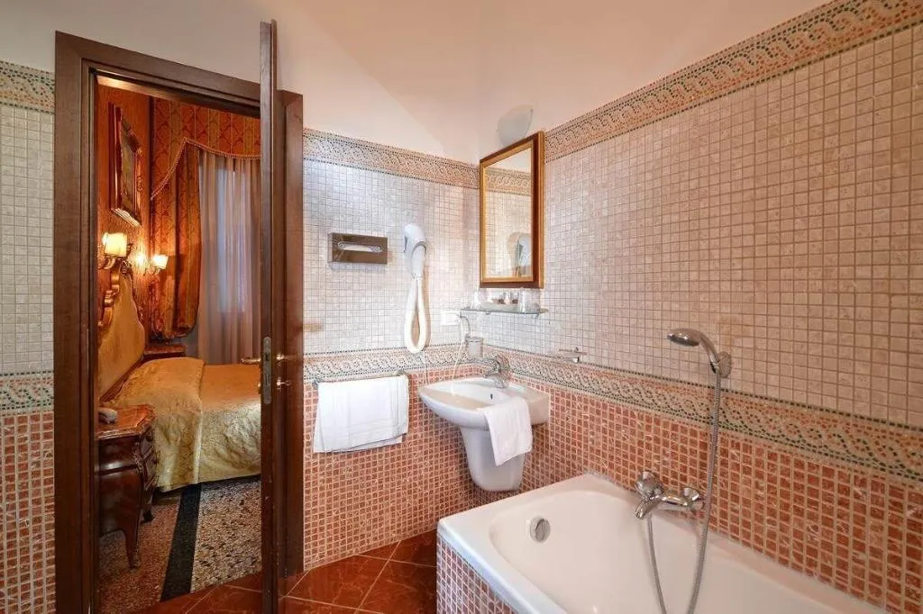 Room, Residenza San Maurizio, Venice