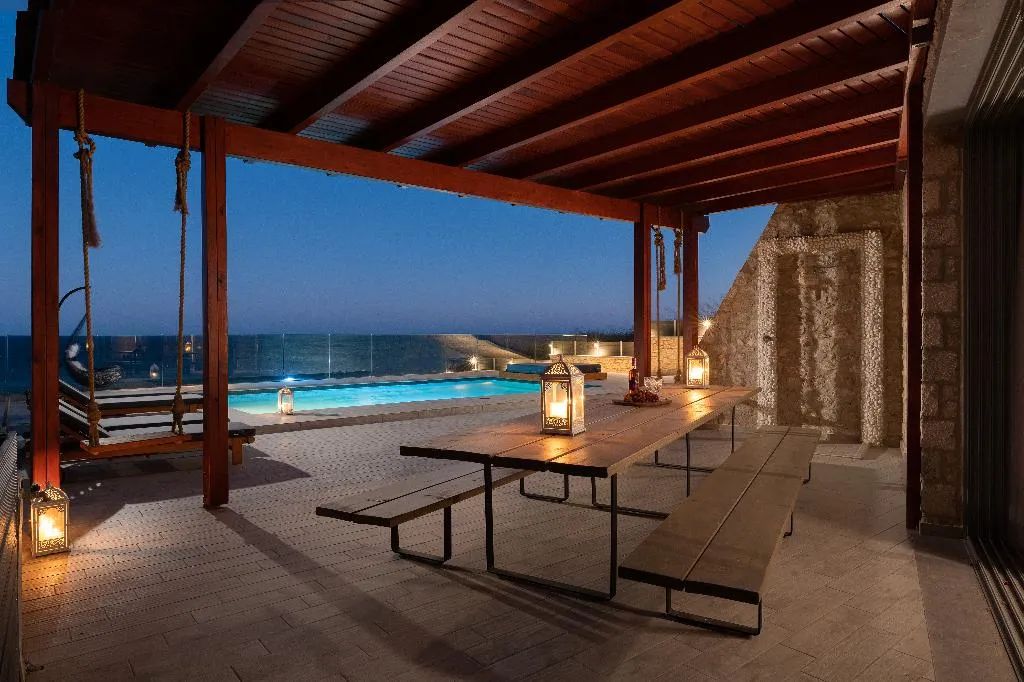 VILLA SIX BEDROOMS WITH MORE THAN THREE BATHROOMS Room, Southrock Villas, Rhodes