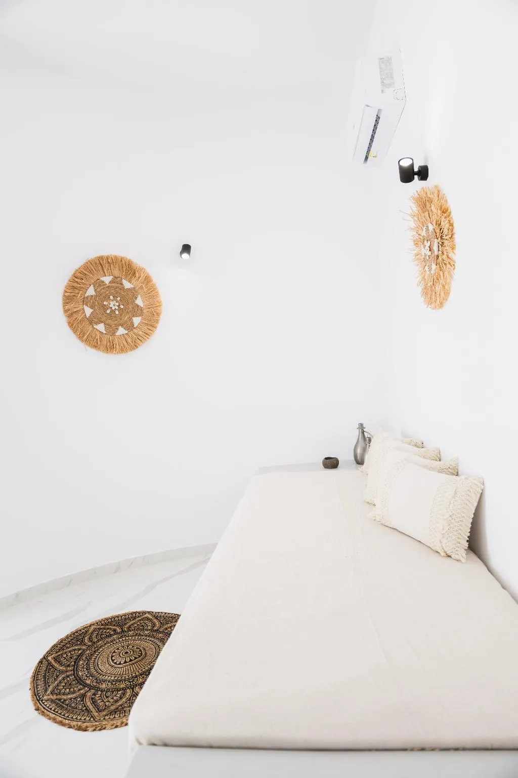 SUITE TWO BEDROOMS TWO BATHROOMS Room, Kýma Perissa, Santorini
