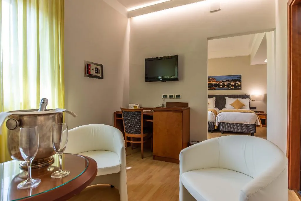 FAMILY ROOM STANDARD Room, La Giocca Hotel, Rome