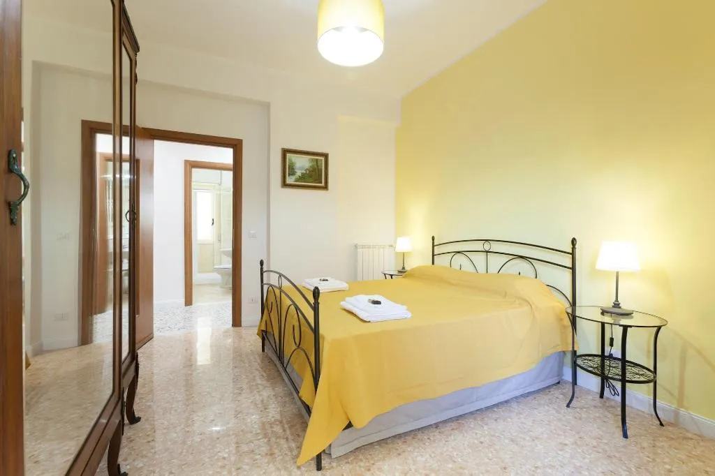 Room, B&B La Primula, Naples
