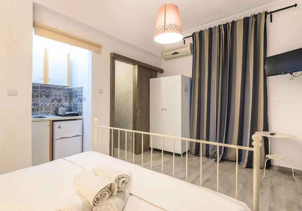 Room, Denise Studios & Apartments, Zante