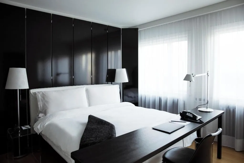 DOUBLE DELUXE KING BED Room, Hotel 101, Reykjavik