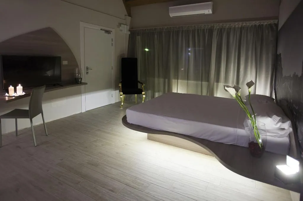 Room, Seven Rooms Milano, Milan