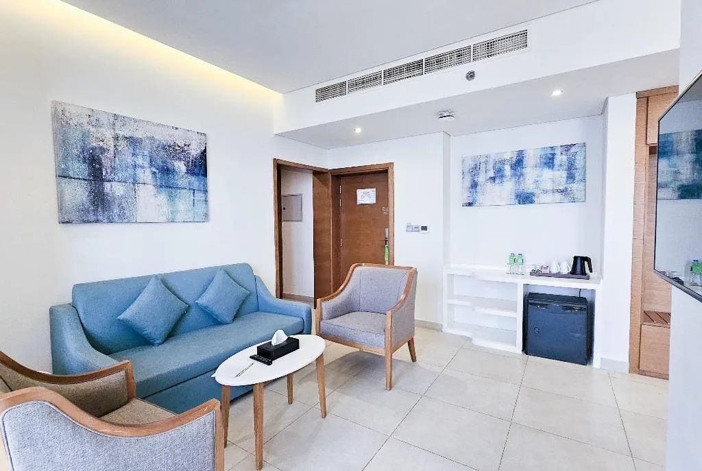 SUITE SEA VIEW KING BED Room, Wyndham Garden Ajman Corniche, Dubai