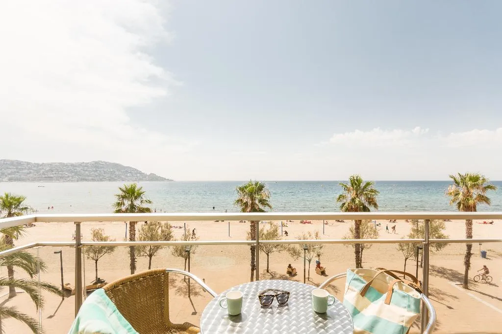 DOUBLE SEA VIEW Room, Hotel Monterrey Roses by Pierre & Vacances, Costa Brava