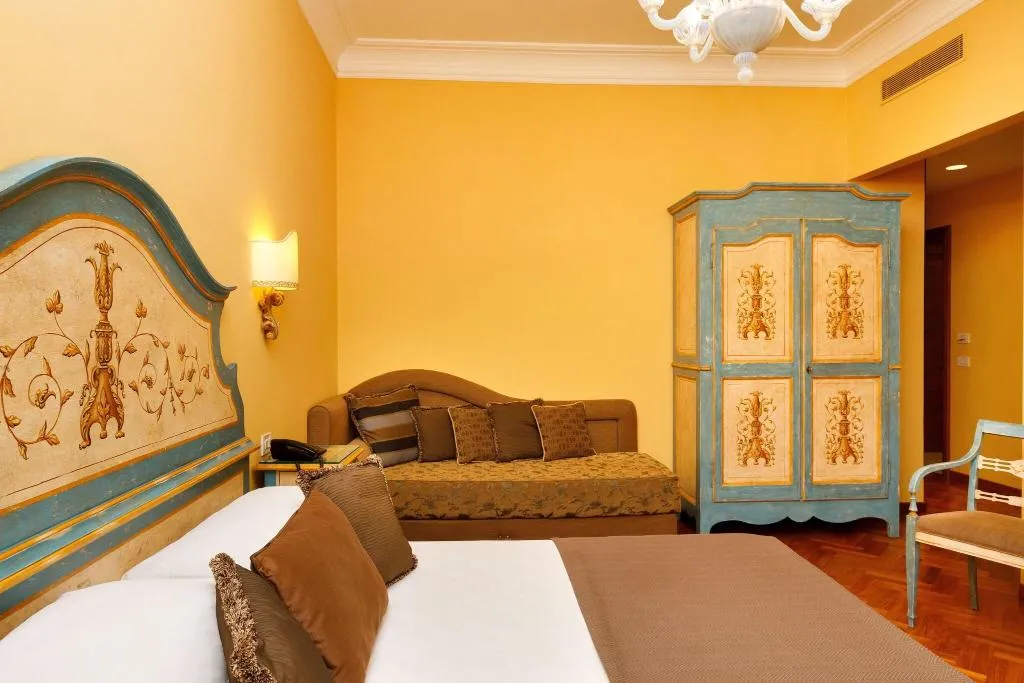TRIPLE SUPERIOR Room, Hotel Palazzo Guardati, Naples