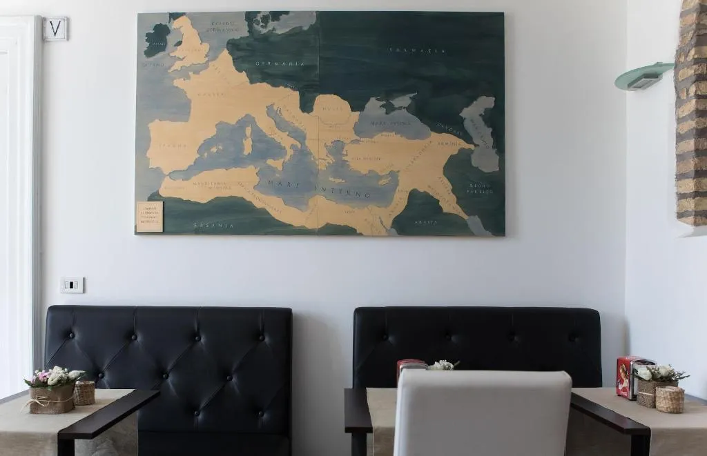 Restaurant, Roman Holidays Cuore Dell Impero, Naples
