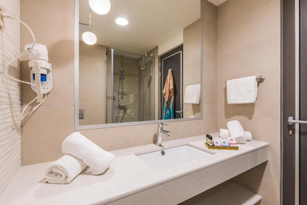 JUNIOR SUITE STANDARD Room, Hotel Nestos, Split