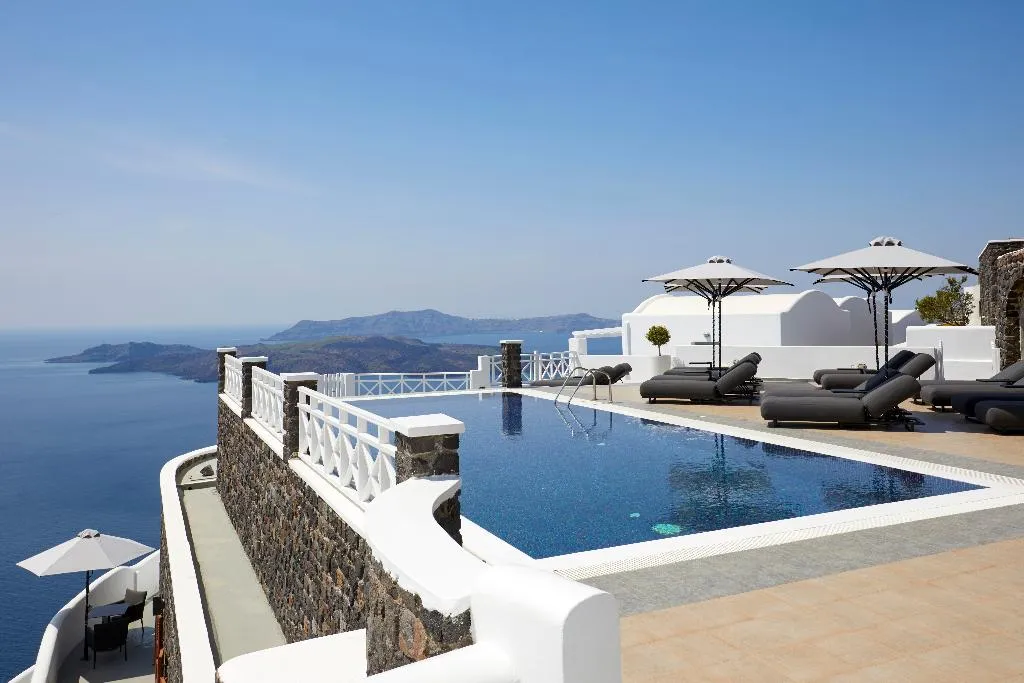 Pool, Petit Palace, Santorini