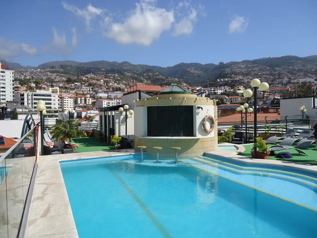 Pool, Windsor, Madeira
