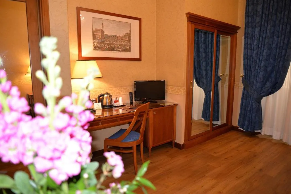 DOUBLE KING SIZE BED Room, Strozzi Palace Hotel, Florence