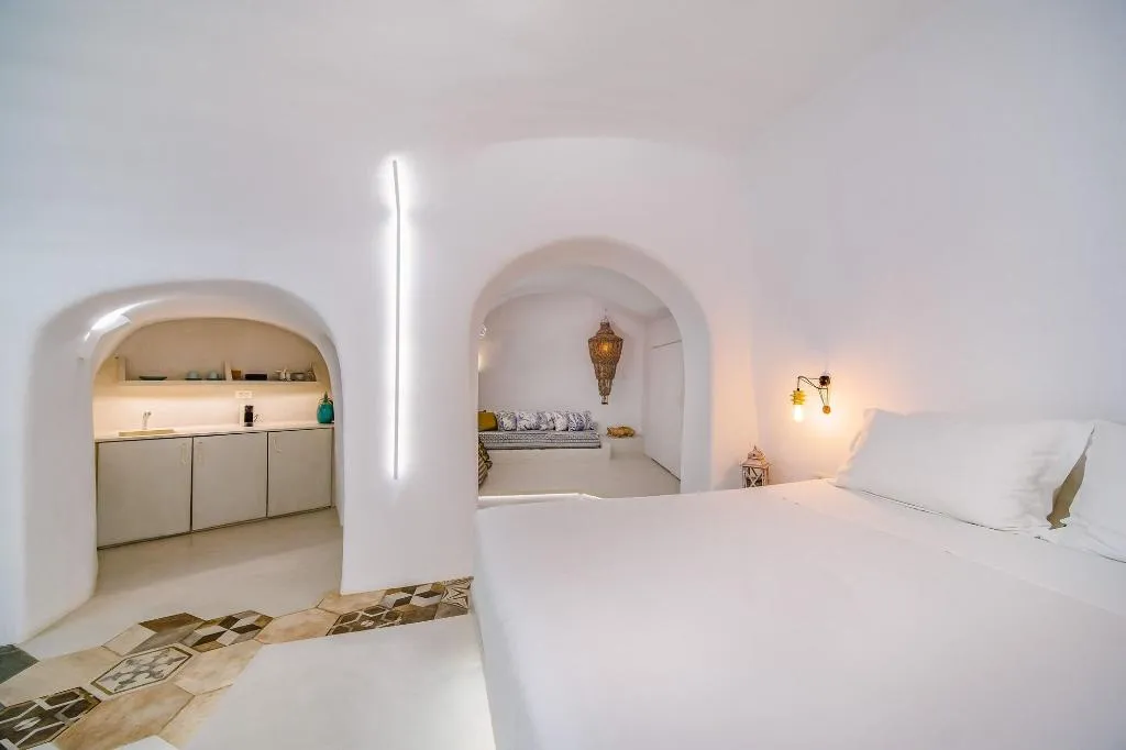 Room, Solstice Luxury Suites, Santorini