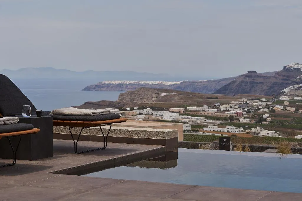SUITE EXECUTIVE TWO BEDROOMS Room, Apikia Santorini, Santorini