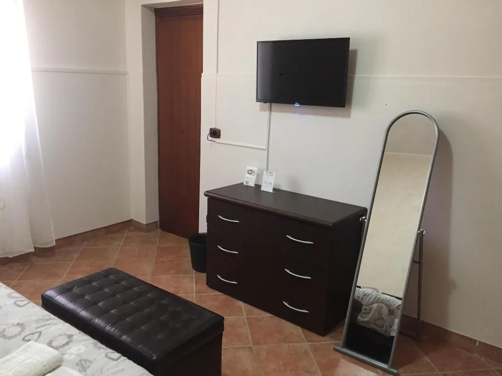 Room, Rudy Arenaile, Catania