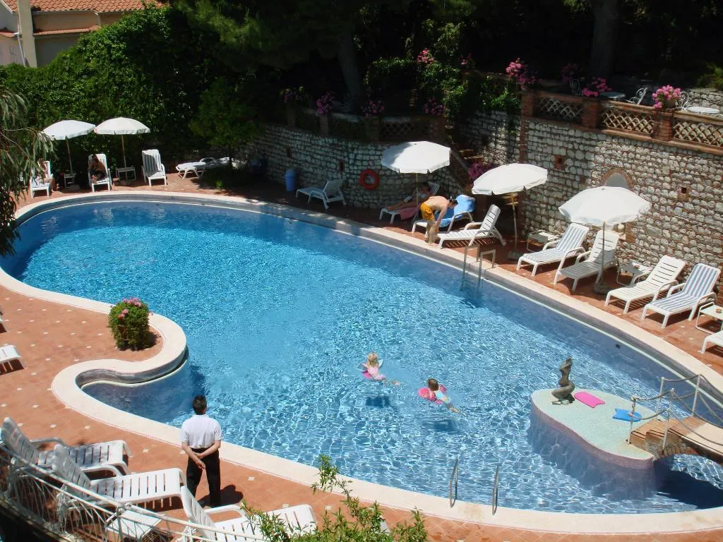 General view, Mediterranee Hotel, Taormina